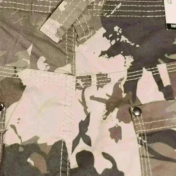 Dash Camo Old Jade Shorts. Cuffed, 4 pocket NWT size 10 - Picture 9 of 11